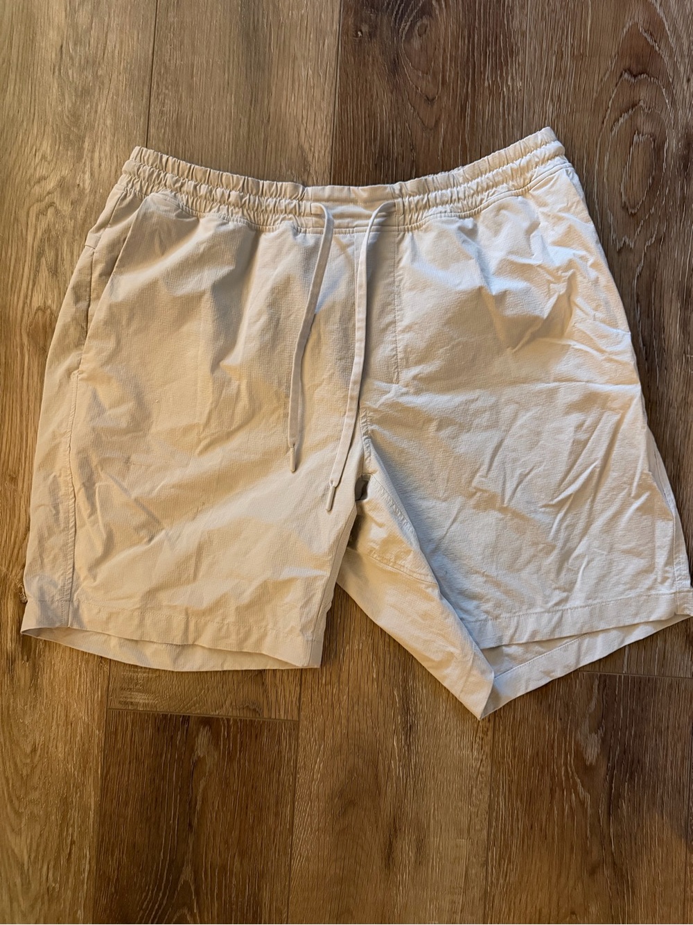 Lululemon Men's Casual Drawstring Shorts in Off-White XL